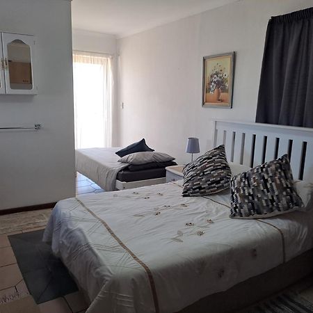 Hotel 4 On Hoffman Seaview Agulhas Esterno foto